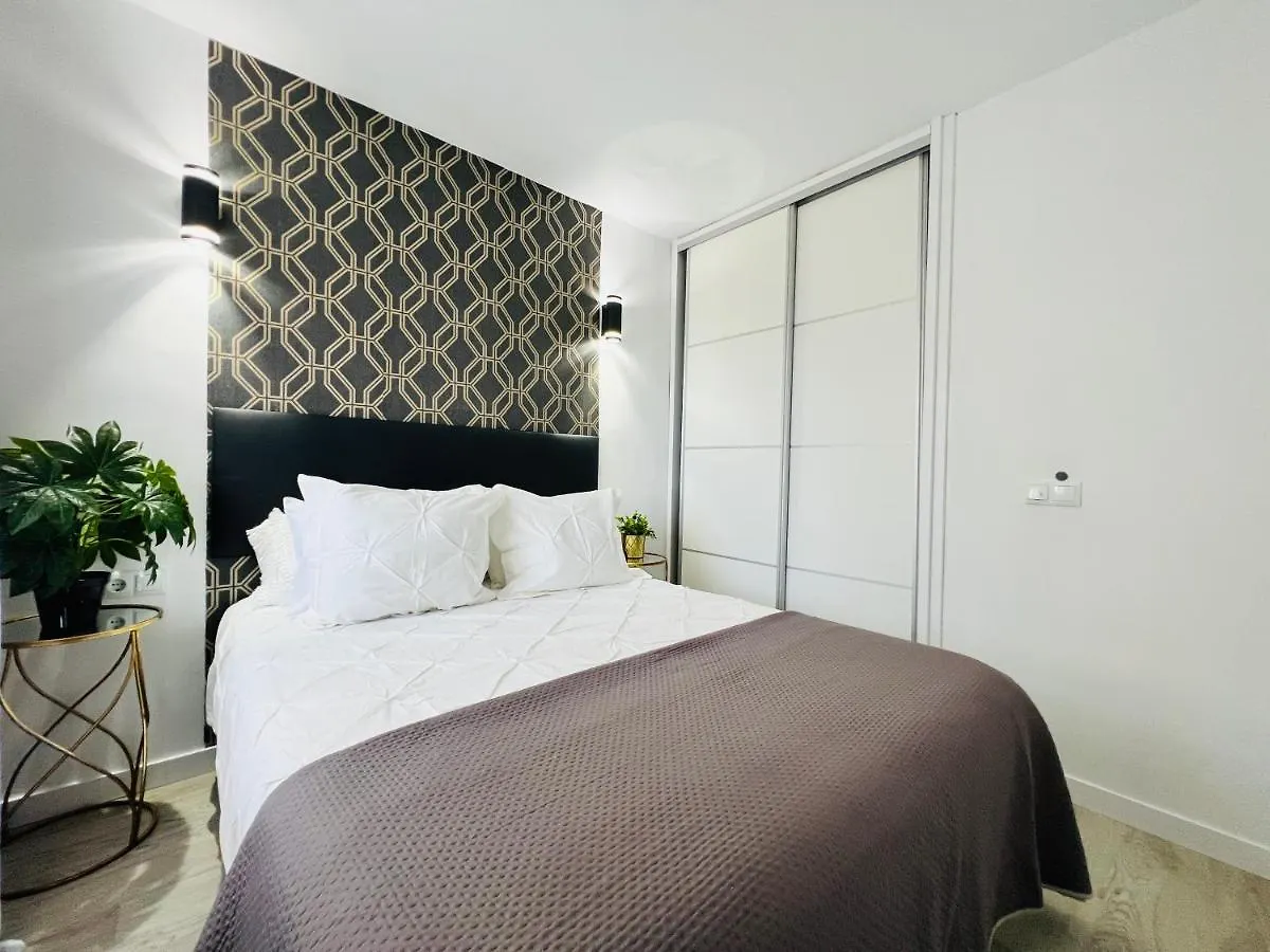Romantic Apartment In Windsor Park 아데제