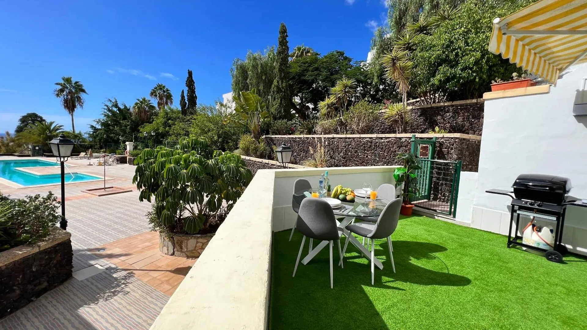 Romantic Apartment In Windsor Park 아데제
